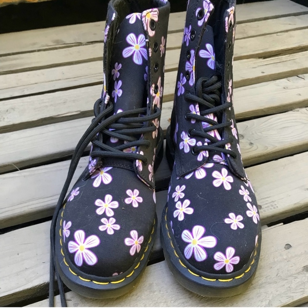 Size 9 Flower Doc Martens